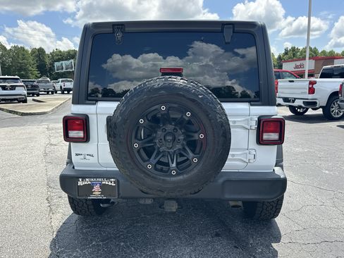 Used 2018 Jeep Wrangler Unlimited Sport AWD/4WD image 7