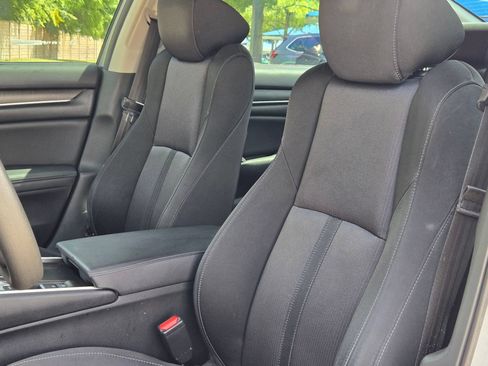 Used 2019 Honda Accord EX image 10
