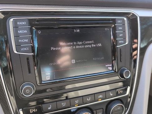 Used 2019 Volkswagen Passat 2.0T SE R-Line image 18