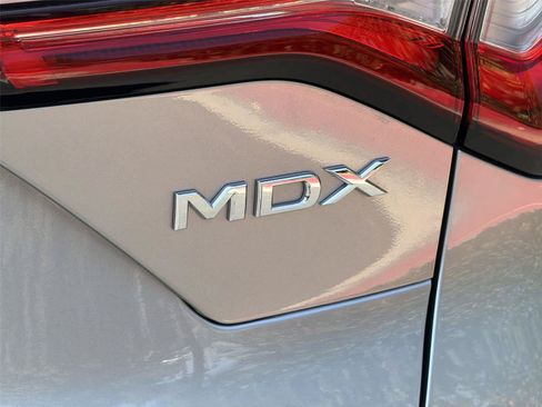 Certified 2023 Acura MDX FWD w/ Technology Package image 8