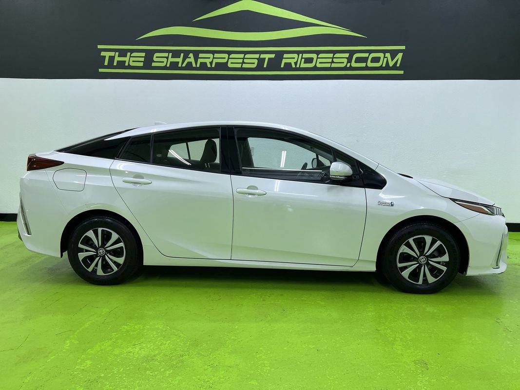 Used 2019 Toyota Prius Prime Plus w/ Carpet Mat Package FWD image 9