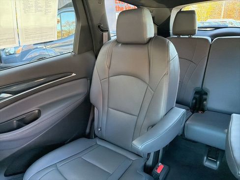 Used 2023 Buick Enclave Essence image 14