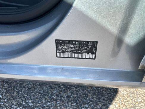 Used 2025 Volkswagen Jetta SE image 28