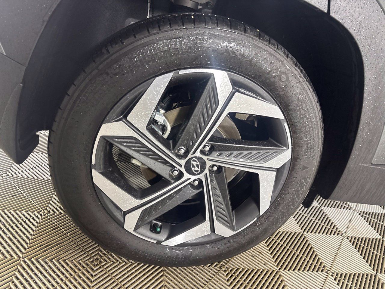 Used 2023 Hyundai Tucson Limited w/ Winter Package FWD image 35