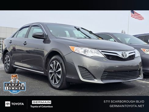 Used 2014 Toyota Camry LE image 1