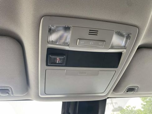 Used 2020 Toyota Tacoma SR5 RWD image 25