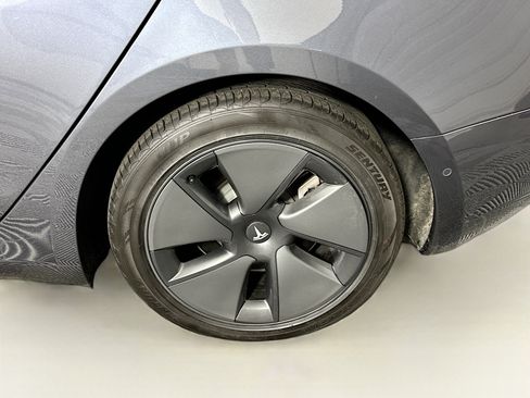 Used 2021 Tesla Model 3 Standard Range Plus image 11