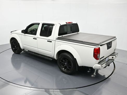 Used 2021 Nissan Frontier SV w/ Midnight Edition Floor Mats image 39