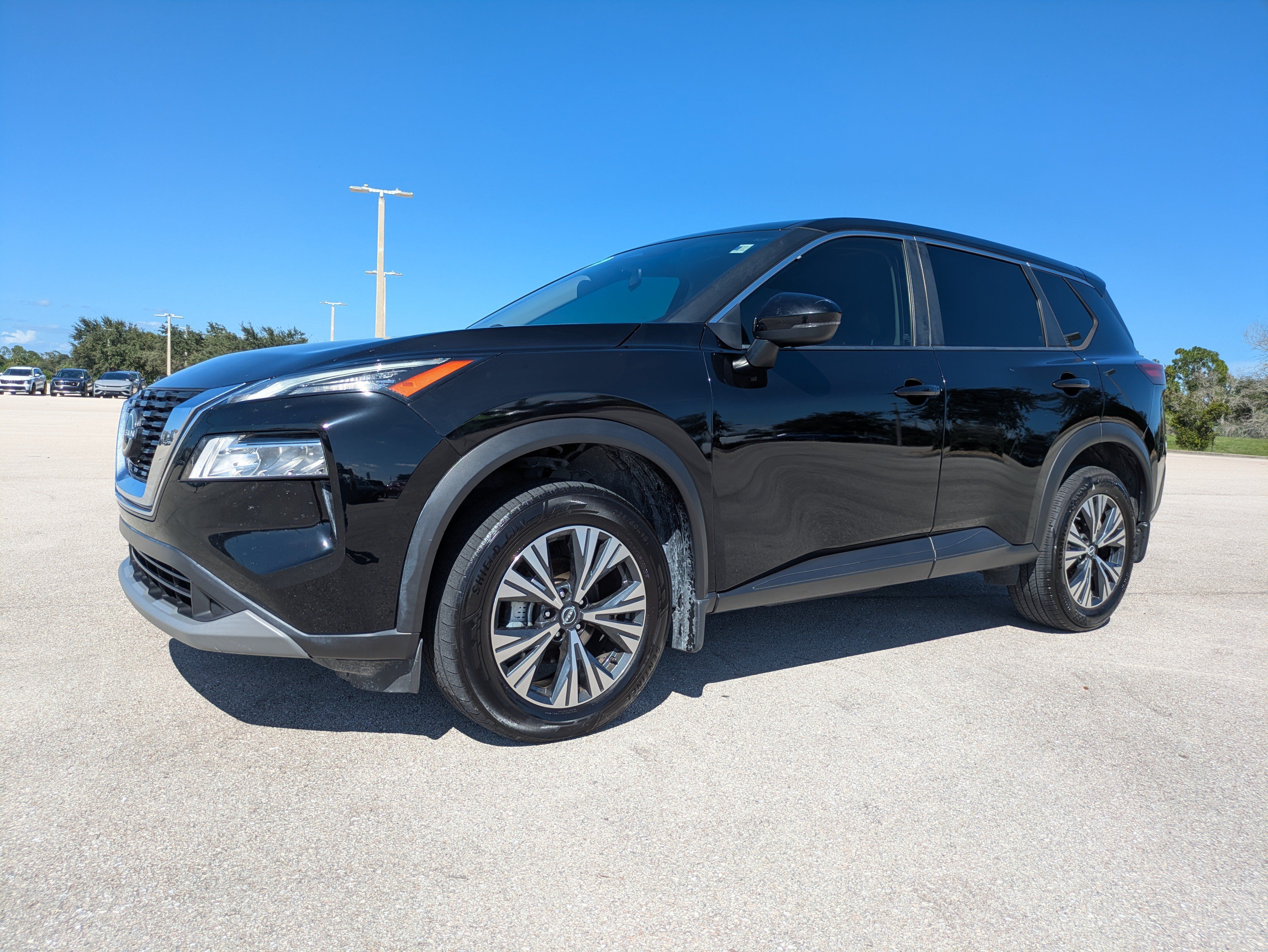 Used 2023 Nissan Rogue SV FWD image 8