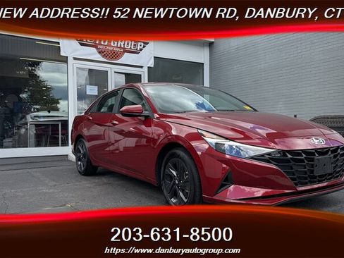Used 2023 Hyundai Elantra SEL w/ Cargo Package FWD image 7