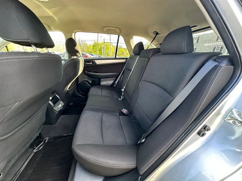 Used 2018 Subaru Outback 2.5i Premium AWD/4WD image 16
