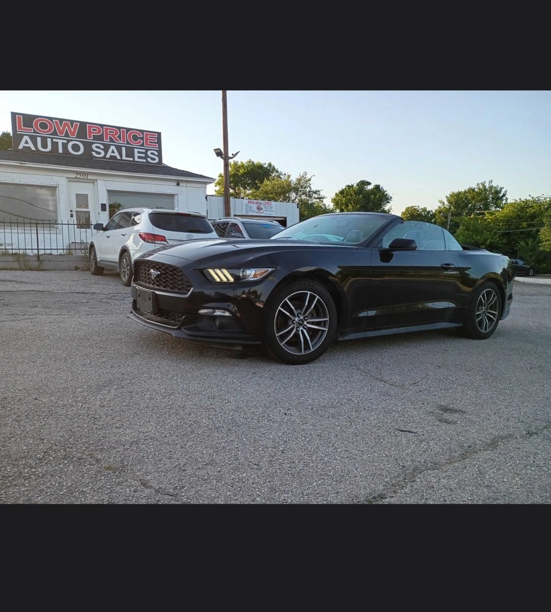 Used 2017 Ford Mustang Premium RWD image 10