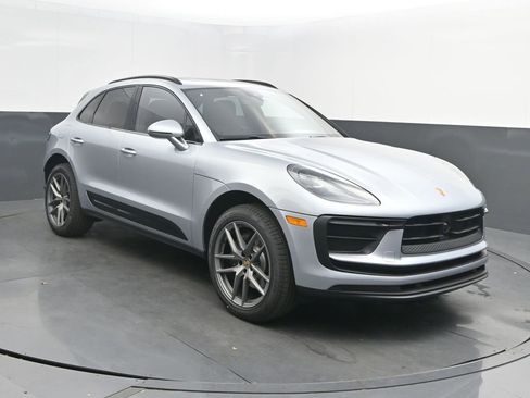 New 2026 Porsche Macan AWD/4WD image 9