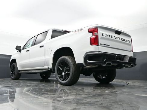 Used 2024 Chevrolet Silverado 1500 LT Trail Boss w/ LT Trail Boss Premium Package AWD/4WD image 44