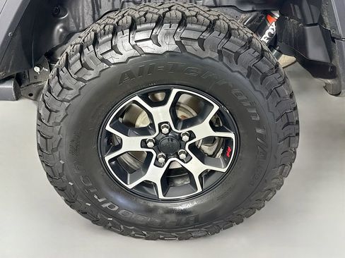 Used 2020 Jeep Wrangler Unlimited Rubicon AWD/4WD image 30