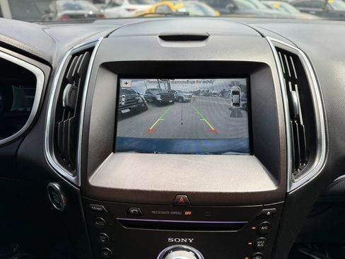 Used 2018 Ford Edge Titanium w/ Equipment Group 302A AWD/4WD image 34