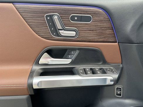 Certified 2025 Mercedes-Benz GLB 250 image 16