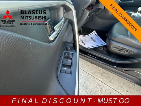 Used 2023 Toyota RAV4 Limited image 17