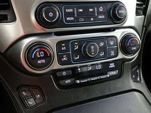 Used 2019 Chevrolet Suburban Premier AWD/4WD image 30