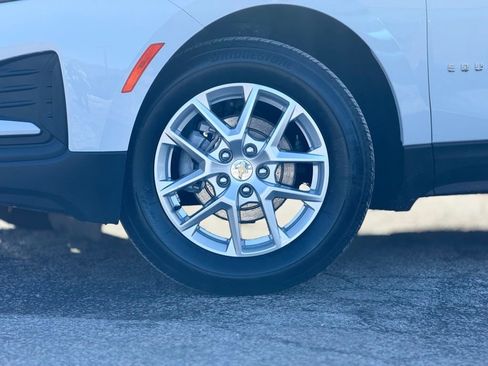 Used 2022 Chevrolet Equinox LS w/ LS Convenience Package image 2