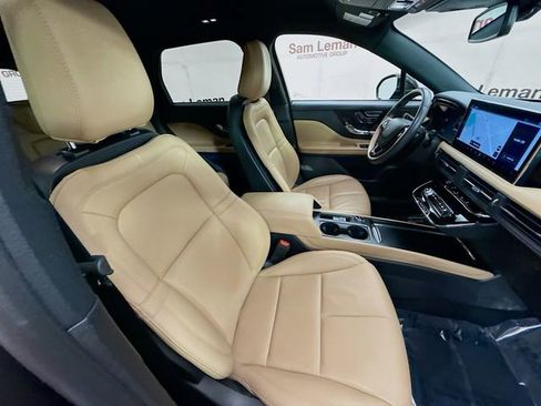 Used 2023 Lincoln Corsair Reserve image 28