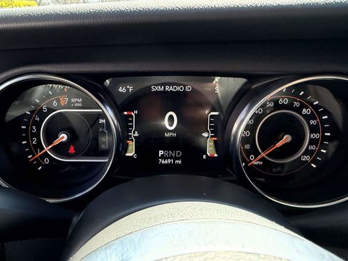 Used 2021 Jeep Wrangler Unlimited Sahara image 35