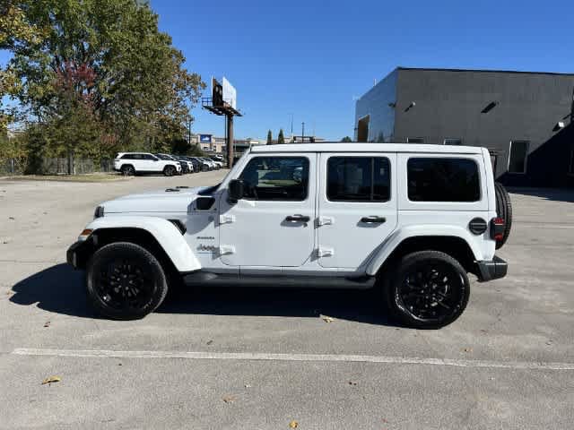 Used 2023 Jeep Wrangler Unlimited Sahara AWD/4WD image 5