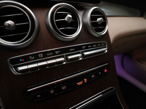 Used 2022 Mercedes-Benz GLC 300 4MATIC image 21