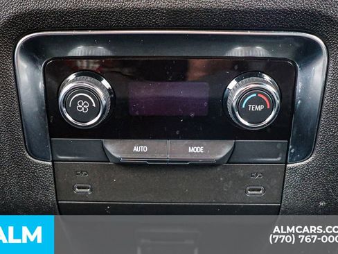 Used 2025 Chevrolet Suburban Z71 AWD/4WD image 54