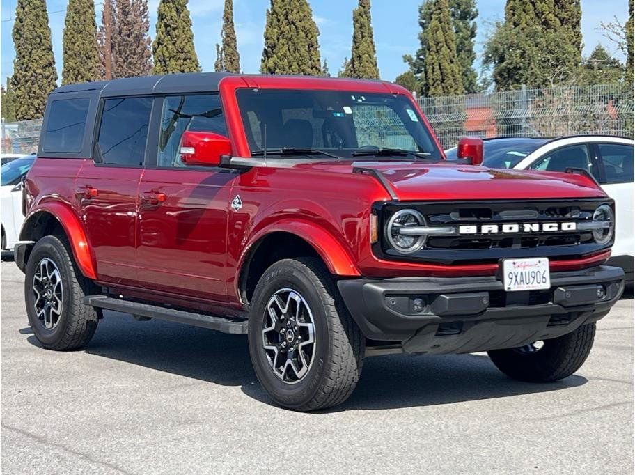 Used 2024 Ford Bronco Outer Banks AWD/4WD image 3