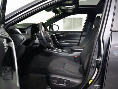 Used 2023 Toyota RAV4 SE image 10