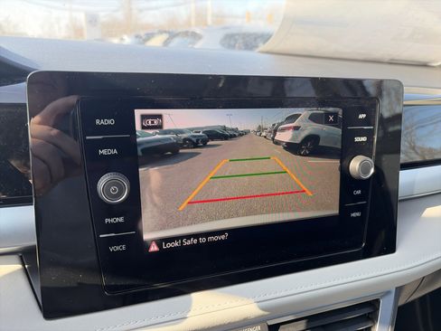 New 2026 Volkswagen Taos SE image 27