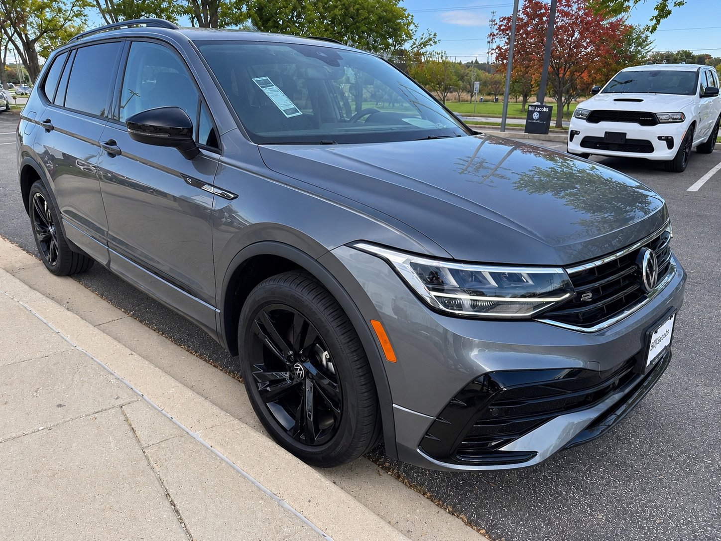 Certified 2023 Volkswagen Tiguan SE R-Line FWD image 7