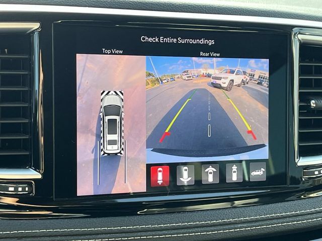 Used 2023 Chrysler Pacifica Limited FWD image 36