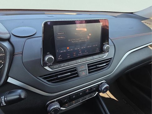 Used 2022 Nissan Altima 2.5 SR w/ Midnight Edition Package image 16