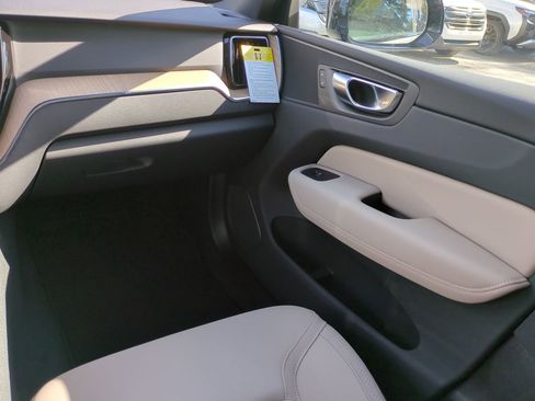 New 2026 Volvo XC60 B5 Plus w/ Climate Package image 15