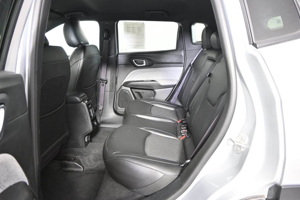 Used 2024 Jeep Compass Latitude AWD/4WD image 17