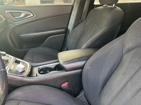 Used 2015 Chrysler 200 Limited w/ Convenience Group image 21