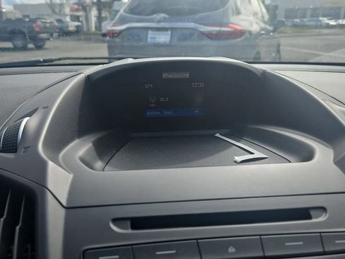 Used 2018 Ford Escape SE image 16