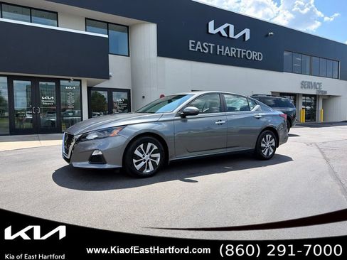 Used 2022 Nissan Altima 2.5 S FWD image 1
