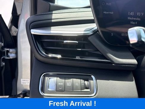 Used 2025 Buick Enclave Sport Touring w/ Power Package FWD image 10