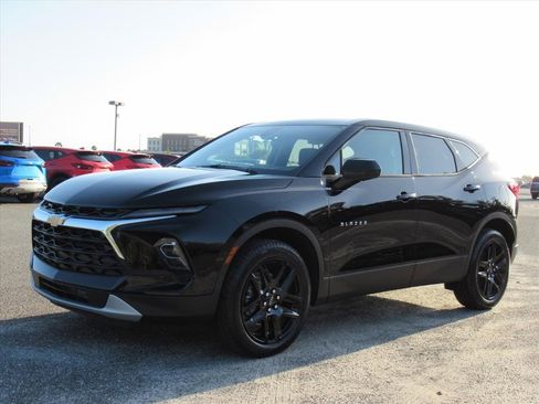 New 2025 Chevrolet Blazer LT image 3