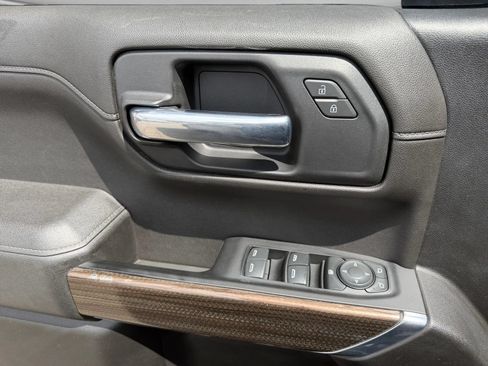 Used 2021 Chevrolet Silverado 1500 LT Trail Boss w/ Convenience Package II AWD/4WD image 14