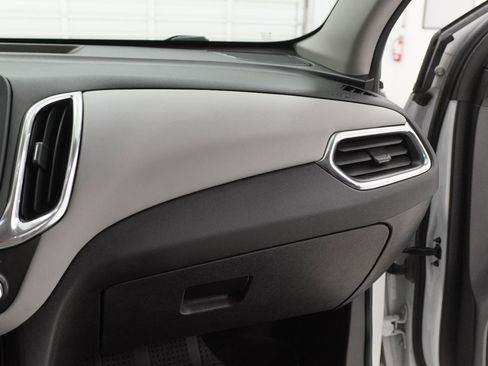 Used 2022 Chevrolet Equinox LS w/ LS Convenience Package FWD image 28