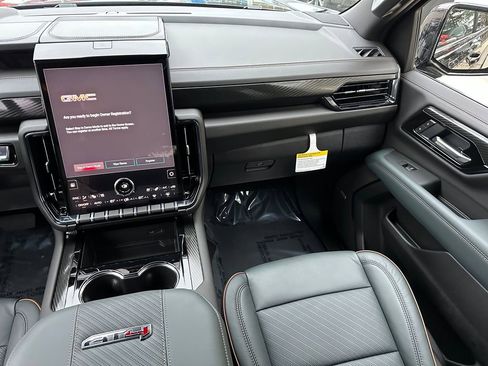 New 2026 GMC Yukon XL AT4 image 19