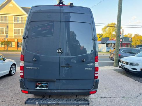 Used 2018 Mercedes-Benz Sprinter 2500 image 6