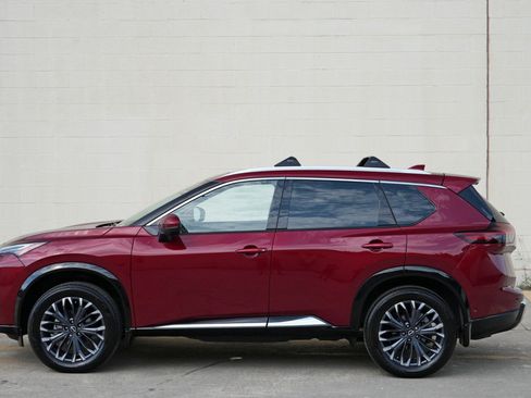 Used 2025 Nissan Rogue Platinum w/ Platinum Premium Package FWD image 44