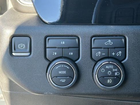 Used 2024 Chevrolet Silverado 2500 LT AWD/4WD image 27