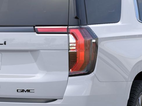New 2026 GMC Yukon Denali Ultimate AWD/4WD image 46