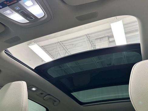 Used 2023 Volvo XC60 B5 Plus image 40